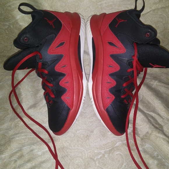 Jordans, Red and black, Size 5.5 (in mens) - Picture 4 of 6